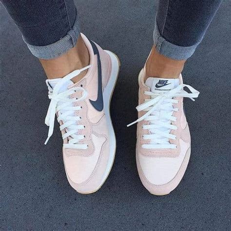 de nieuwste nike sneakers dames|top nike sneakers for women.